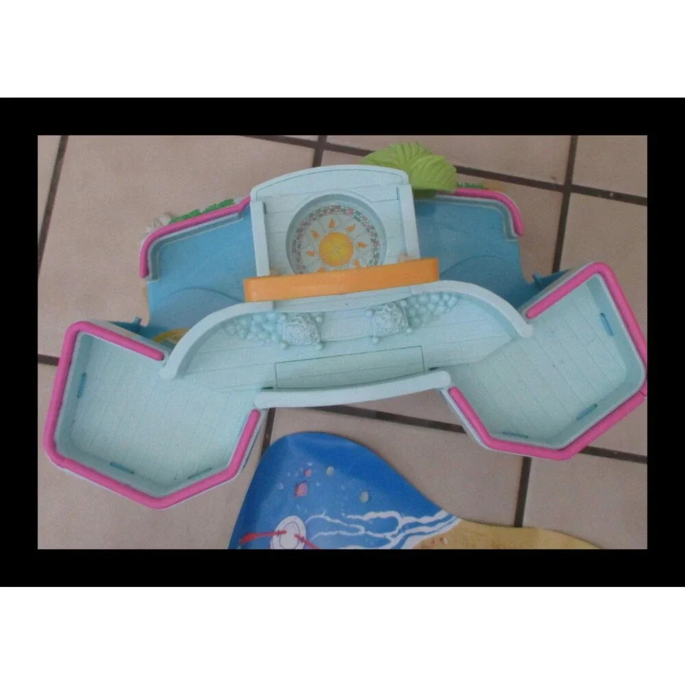 Fisher Price Sweet Streets Beach House with Very Rare Ocean Mat